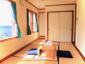 Interior - Seaside Pension Namioto (Minamiizu)
