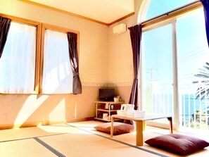 Interior - Seaside Pension Namioto (Minamiizu)