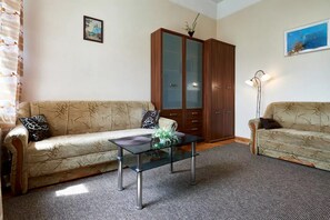 Apartment | Living room | TV - Home-Hotel Streletskaya 28 (Kyiv)