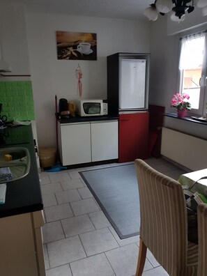 House | Private kitchen | Fridge, oven, stovetop, coffee/tea maker