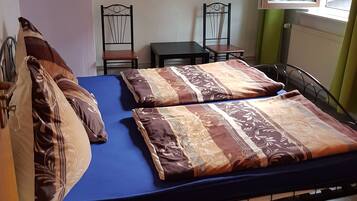 House | 4 bedrooms, free WiFi, bed sheets