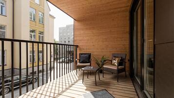 Luxury studio with Sunny balcony | 1 kamar tidur, seprai antialergi, dan didekorasi berbeda-beda