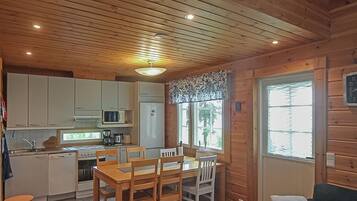 Refrigerador, microondas, lavavajillas, utensilios de cocina