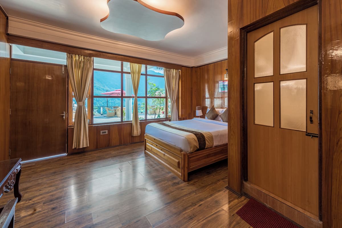 Deluxe View Room | 1 bedroom, premium bedding, memory foam beds, rollaway beds