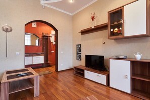 Apartment | Living area | Flat-screen TV
