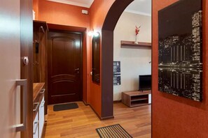Property entrance - Home-Hotel Shelkovichnaya 13-2 (Kyiv)
