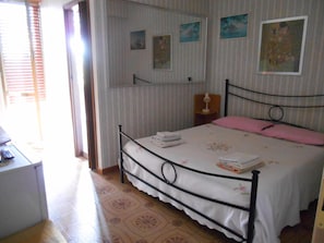 Free minibar, free WiFi, bed sheets - BB Fly and Beach (Fiumicino)