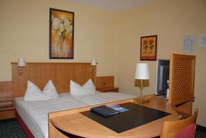 Literie hypoallergénique, coffres-forts dans les chambres, bureau