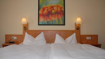 Double or Twin Room | Hypo-allergenic bedding, in-room safe, desk, iron/ironing board