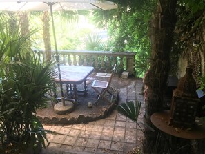 Balcony - Librairie Abelard (Montolieu)