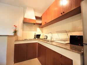 Signature Bungalow, Kitchen, Poolside | Private kitchen