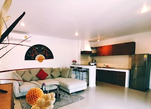 Signature Bungalow, Kitchen, Poolside | Private kitchen
