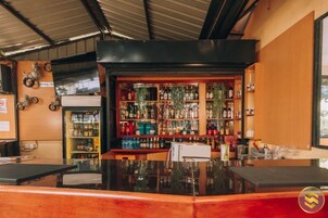 Bar (en la propiedad)