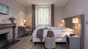 Double or Twin Room City side | 高級寢具、房內夾萬、書桌、手提電腦工作空間