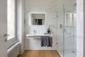 Double or Twin Room City side | Bathroom | Free toiletries, hair dryer, slippers, towels