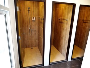 Badkamer met douche