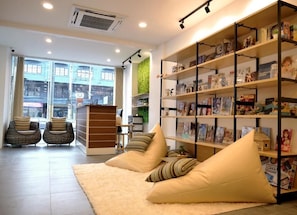 Reception - Breeze Hostel Pattaya (Pattaya)