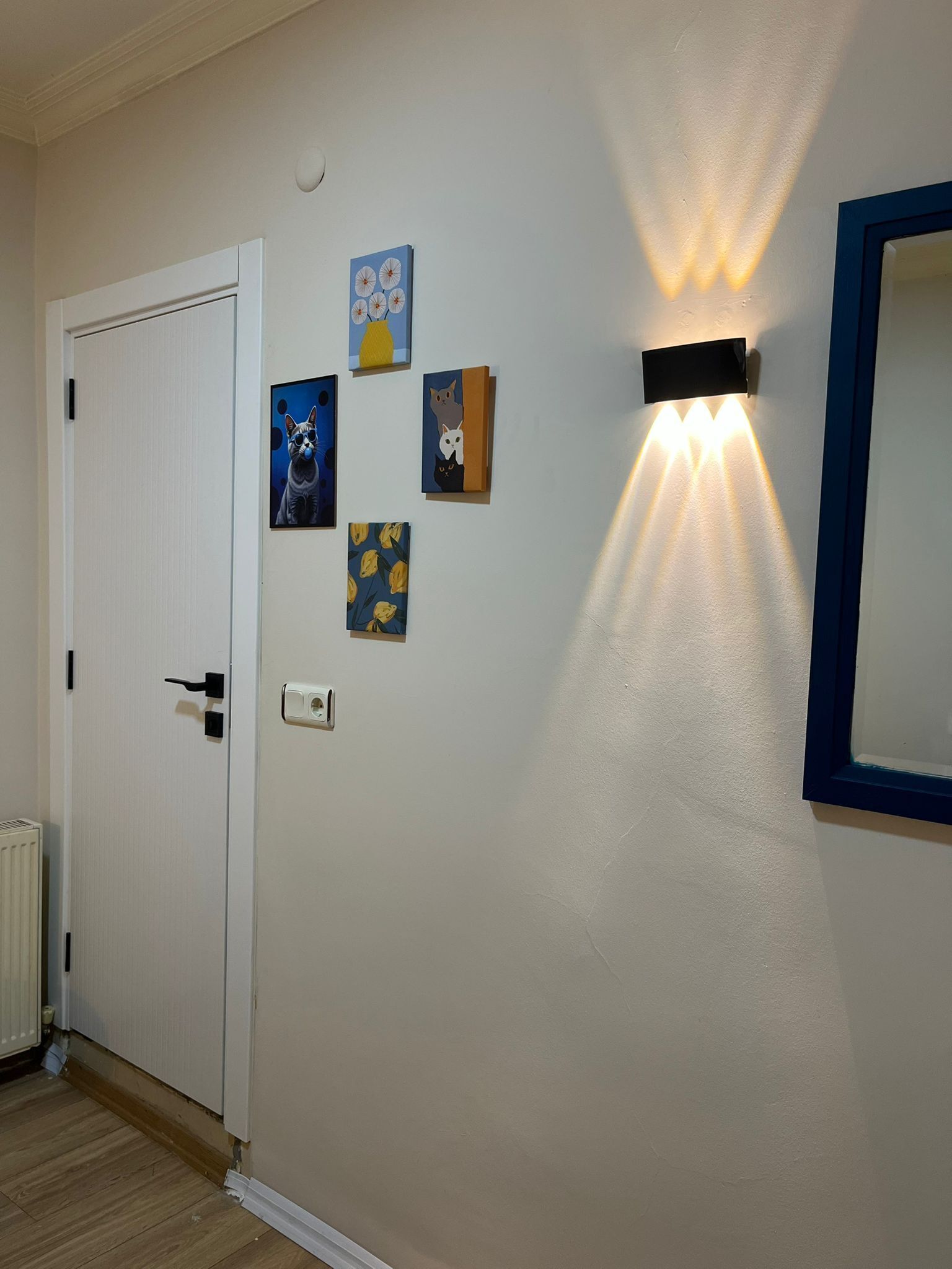 Minibar, desk, laptop workspace, free WiFi