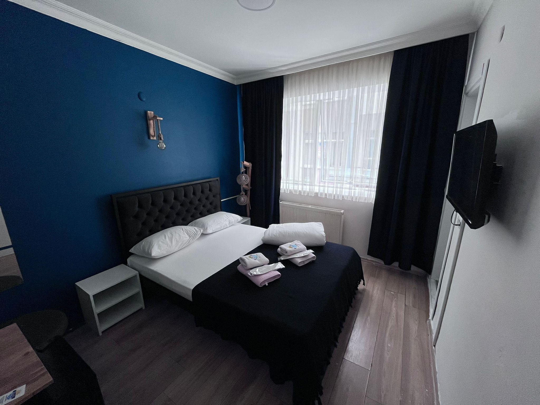 Habitación estándar, 1 cama doble | Minibar, escritorio, espacio para trabajar con un portátil y wifi gratis