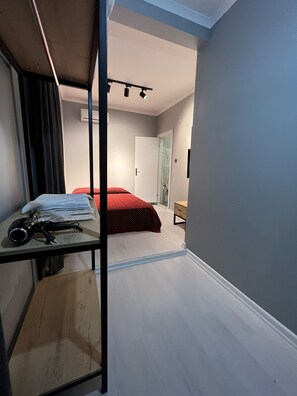 Minibar, desk, laptop workspace, free WiFi - Blue Sea Hotel (Tuzla)