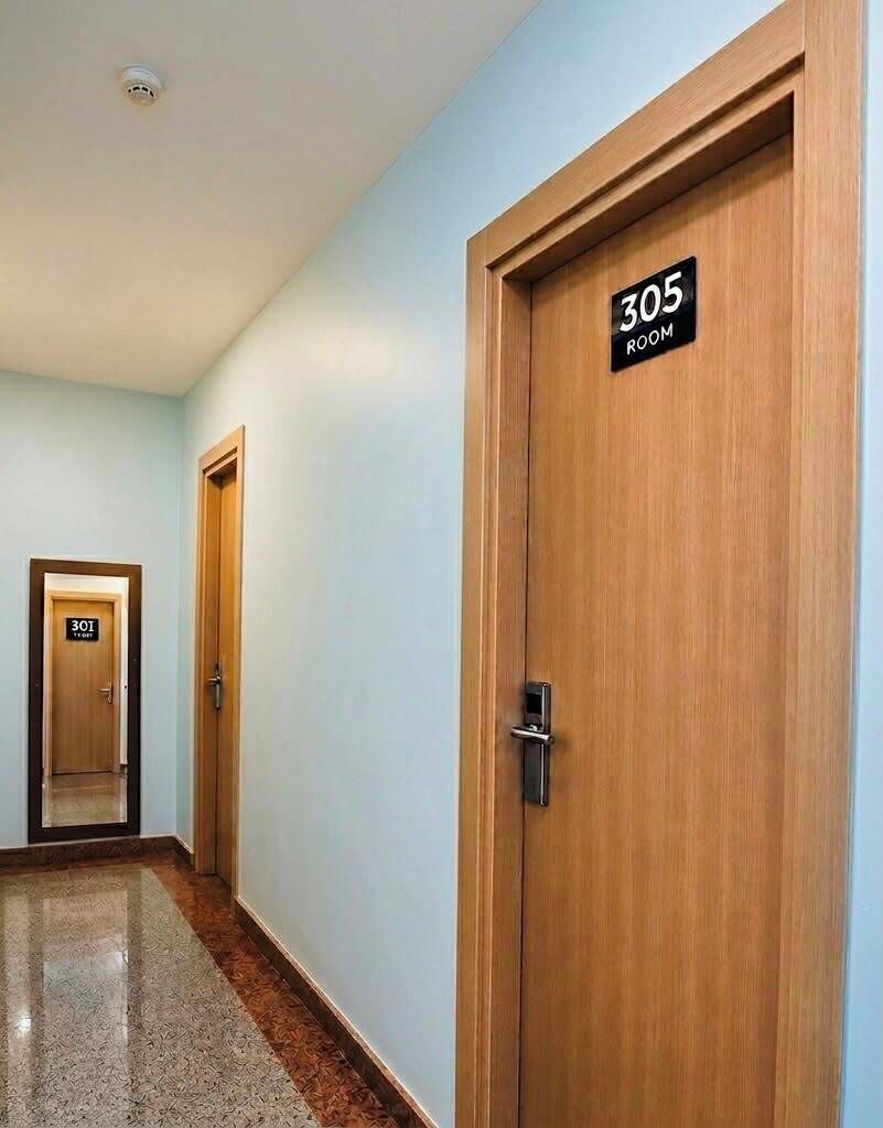 Standaard kamer, 1 tweepersoonsbed | Een minibar, een bureau, een laptopwerkplek, gratis wifi