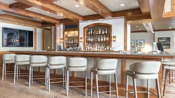 Condo, 2 chambres | Bar (sur place)