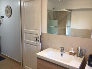 Hair dryer, towels - Charming three-room apartment immersed in the calm of Lido di Noto (Noto)