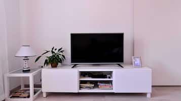 Departamento, 2 habitaciones | Televisión