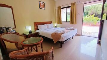 Deluxe-Doppelzimmer, 1 Queen-Bett, Nichtraucher | Schreibtisch, kostenloses WLAN, Bettwäsche