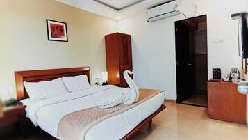 Standaard kamer, 1 tweepersoonsbed | Een bureau, gratis wifi, beddengoed