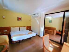 Executive Suite with Pool View | Desk, free WiFi, bed sheets - Bliss County Resort (Mahabaleshwar)