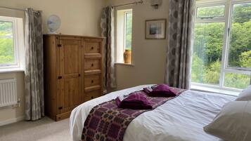 River view-Derw suite (floor 2)