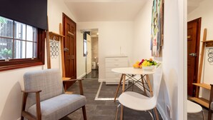 Classic Studio, Private Bathroom | 1 bedroom - Little Venice Paddington Studio (London)