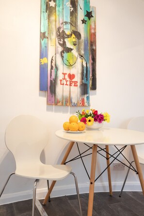 Classic Studio, Private Bathroom | 1 bedroom - Little Venice Paddington Studio (London)