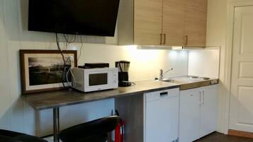 Classic Apartment (26) | Private kitchen | Fridge, microwave, oven, stovetop