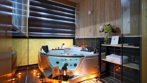 201 | Jetted bathtub - Gyeongju Sillamasil Pension Two (Gyeongju)