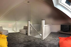 Cottage, 2 Bedrooms | Living area | Flat-screen TV