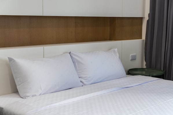 Basic Double Room | Desk, blackout drapes, soundproofing, rollaway beds