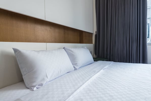 Basic Double Room | Desk, blackout drapes, soundproofing, rollaway beds - Jia Welcome Home (Tainan)