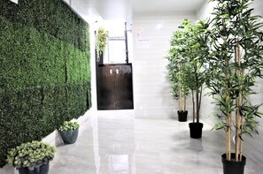 Exterior - W's Lounge (Kowloon)