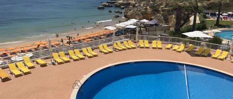 من حمّامات السباحة المغطاة، حمّام سباحة خارجي