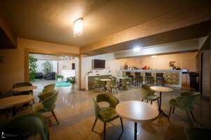 包含每日自助早餐