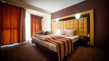 Minibar, in-room safe, desk, laptop workspace