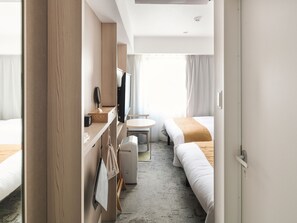 标准双床房, 无烟房 | 笔记本电脑工作区、遮光窗帘、熨斗/熨板、免费 WiFi