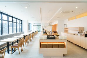 Colazione a buffet, servita tutte le mattine (1800 JPY a persona) 