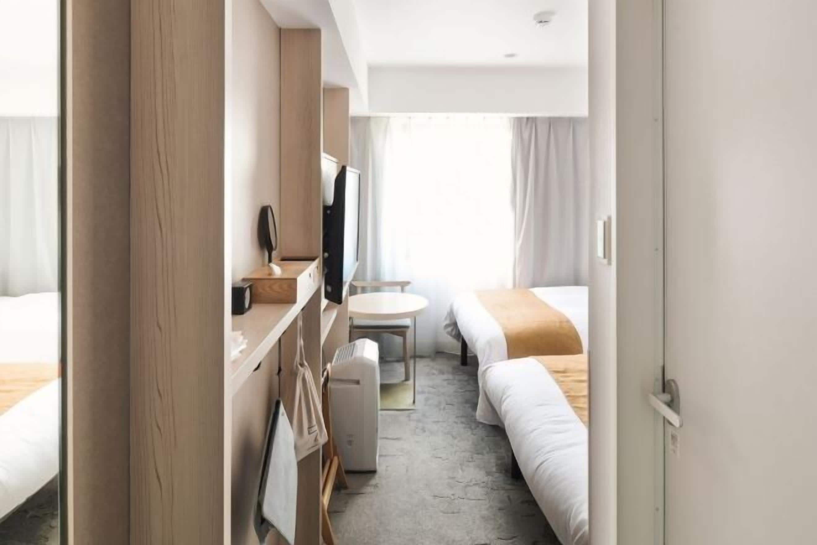 Laptop workspace, blackout drapes, iron/ironing board, free WiFi