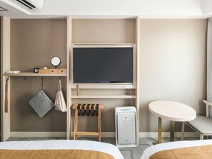 Standard Twin Room, Non Smoking | Laptop workspace, blackout drapes, iron/ironing board, free WiFi - REF Kumamoto by VESSEL HOTELS (Kumamoto)