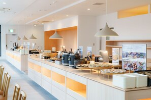 Daily buffet breakfast for a fee - REF Kumamoto by VESSEL HOTELS (Kumamoto)
