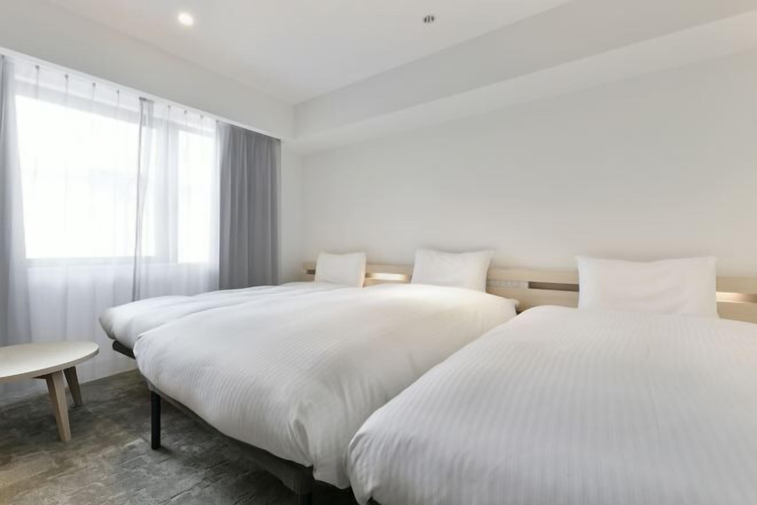 Laptop workspace, blackout curtains, iron/ironing board, free WiFi