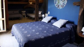 Vierpersoonskamer, balkon | Gratis babybedden, gratis wifi
